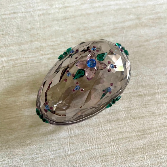 Crystal Egg box Trinket box with Swarovski Crystals - Picture 1 of 12